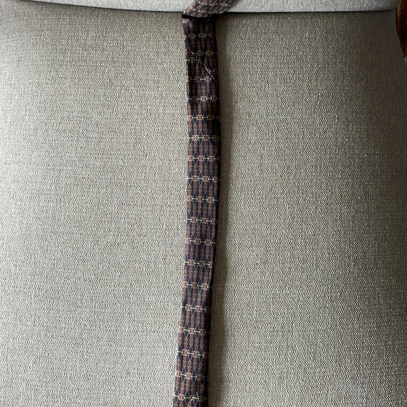 Celine | Vintage Chain Print Interlocking Multicolored Silk Tie - Picture 12 of 16